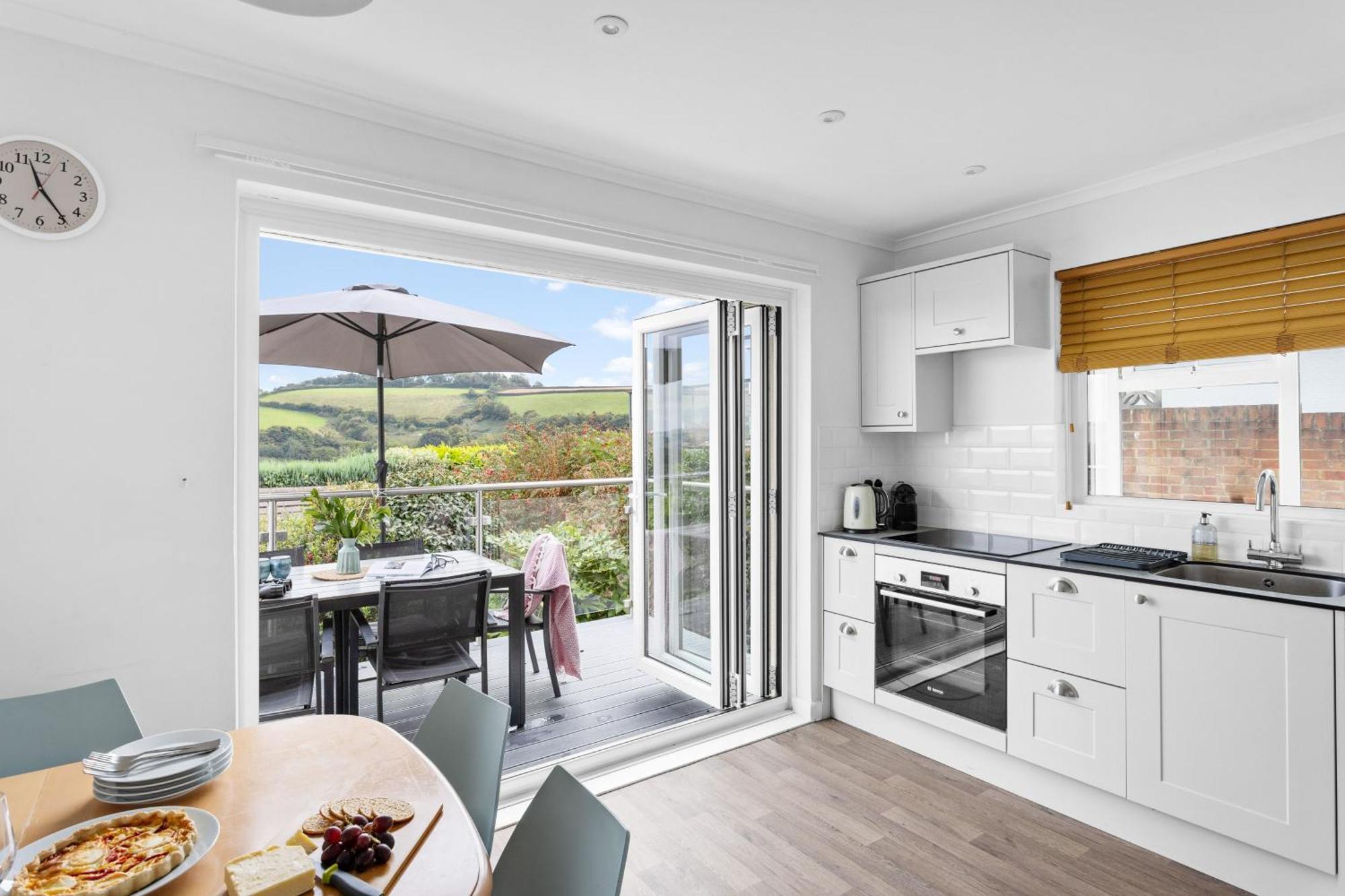 15 Churchfields - Bungalow With Estuary Views And Parking Dartmouth Exteriör bild